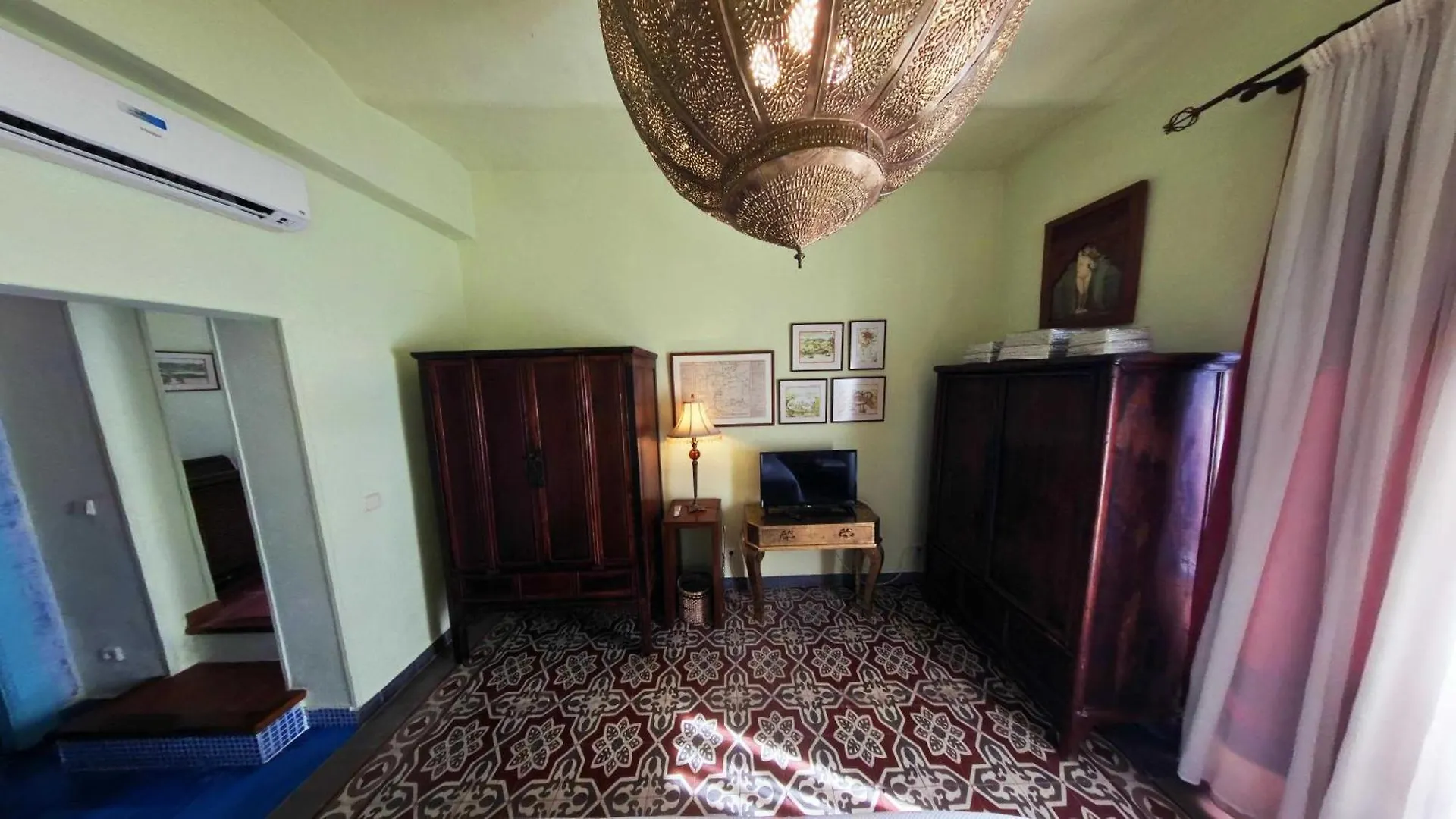 Hotel Utopia Benalup-Casas Viejas 4*,