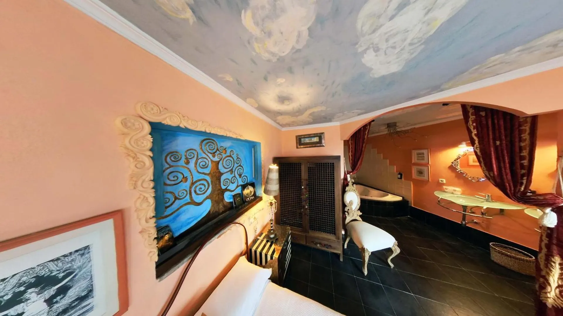 Hotel Utopia Benalup-Casas Viejas 4*,